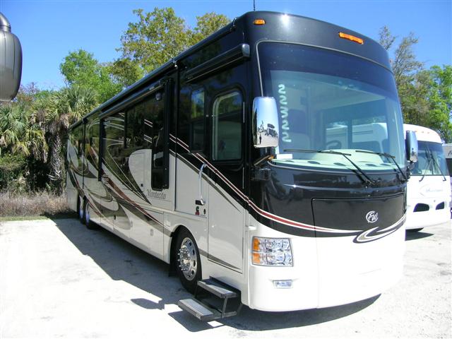 New 2010 Fourwinds MONTECITO 42B Class A - Diesel For Sale